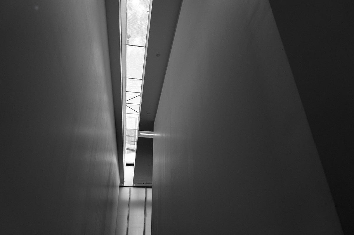 关于茶杯狐我只坚持一条：遇到模糊量词是不是太多就做一次对照阅读——像在做X光